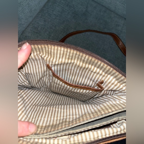 VAAN & CO ; Stylish Brown and Black Cross body Bag - Picture 4 of 5